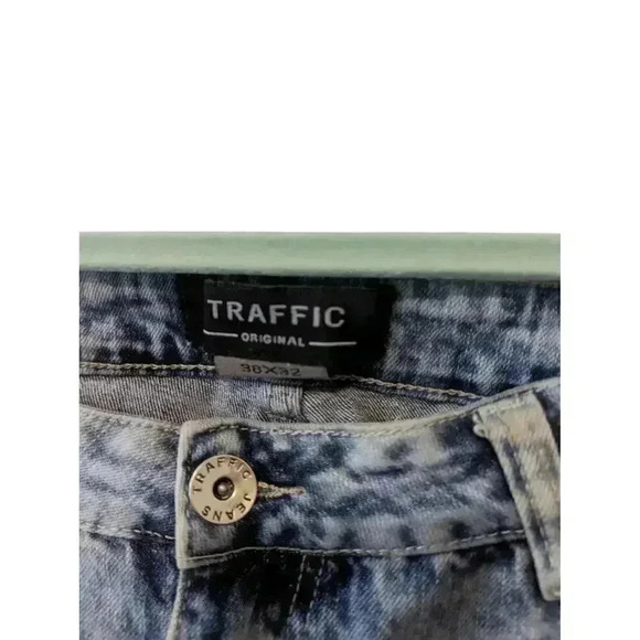 Traffic Distressed Jeans Size 38X32 - Picture 4 of 6